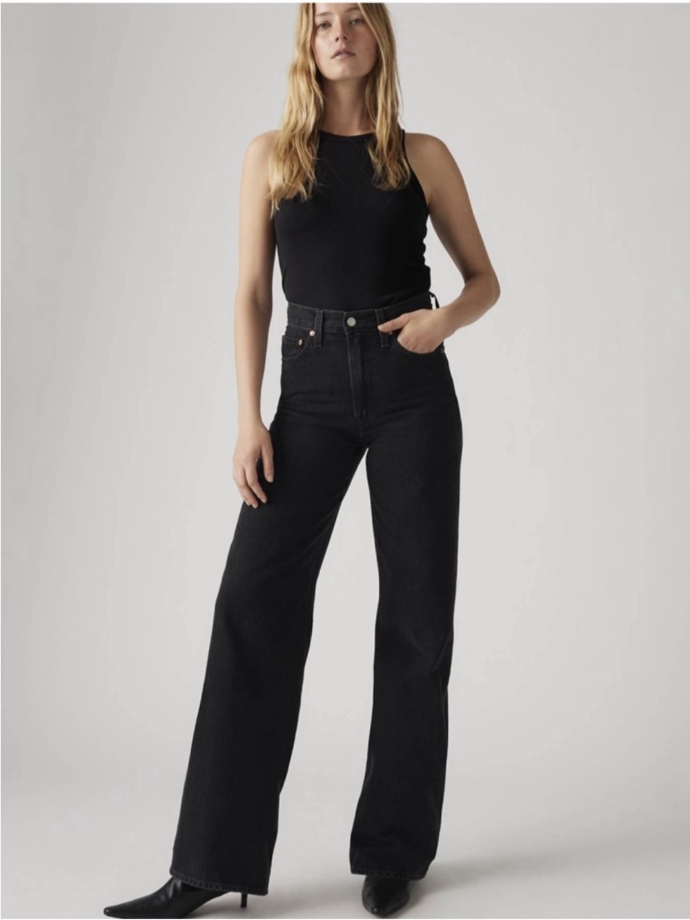 Levi’s black ribcage wide leg High-Waisted Black Wide-Leg Jeans size 24
